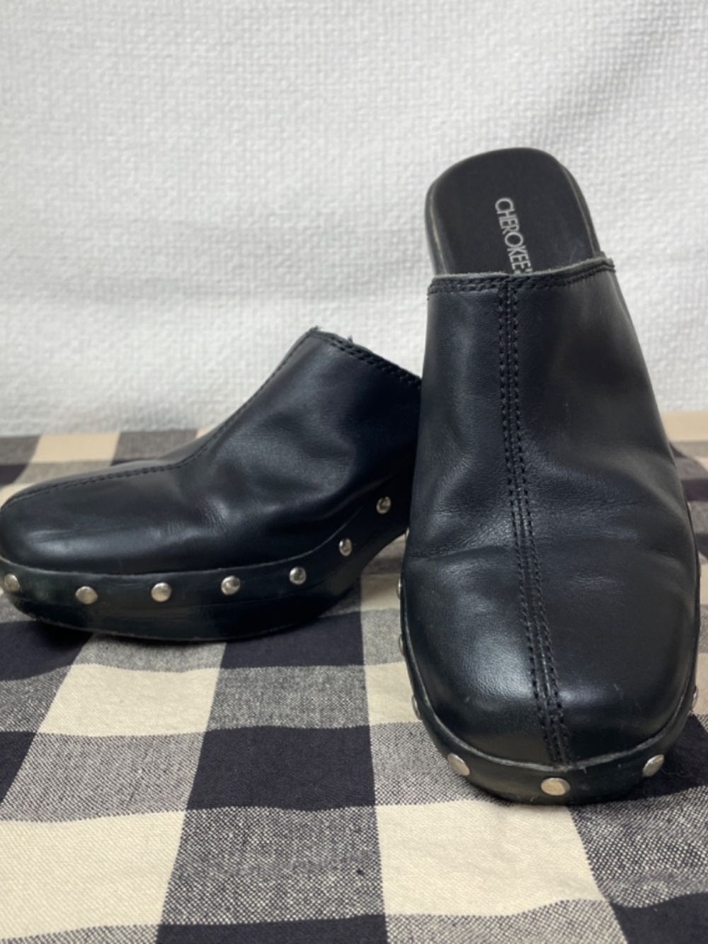 Cherokee VTG Black Leather Studded Platform Clogs, 7.5 Fair Used Condition